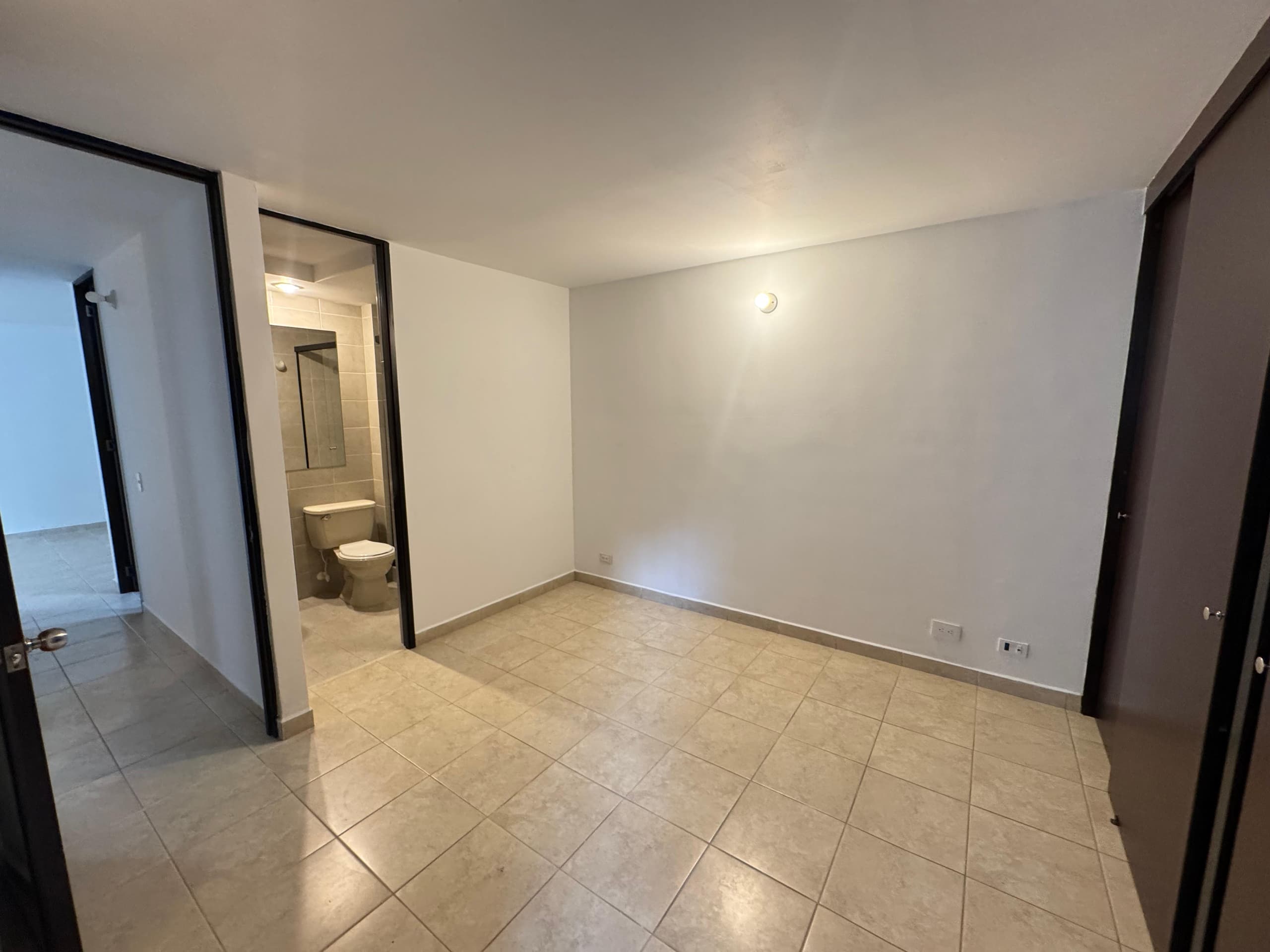 Apartamento en arriendo en Ciudad del Rio, El Poblado, Medellín — foto 5 de 15