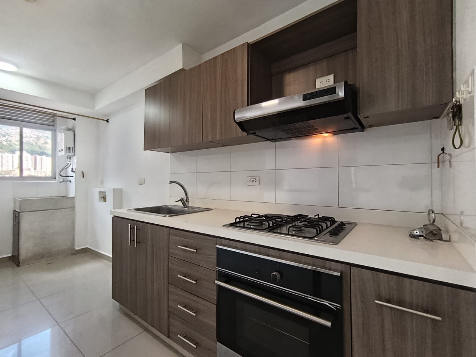 Apartamento en arriendo en La Florida, Bello — foto 1 de 15