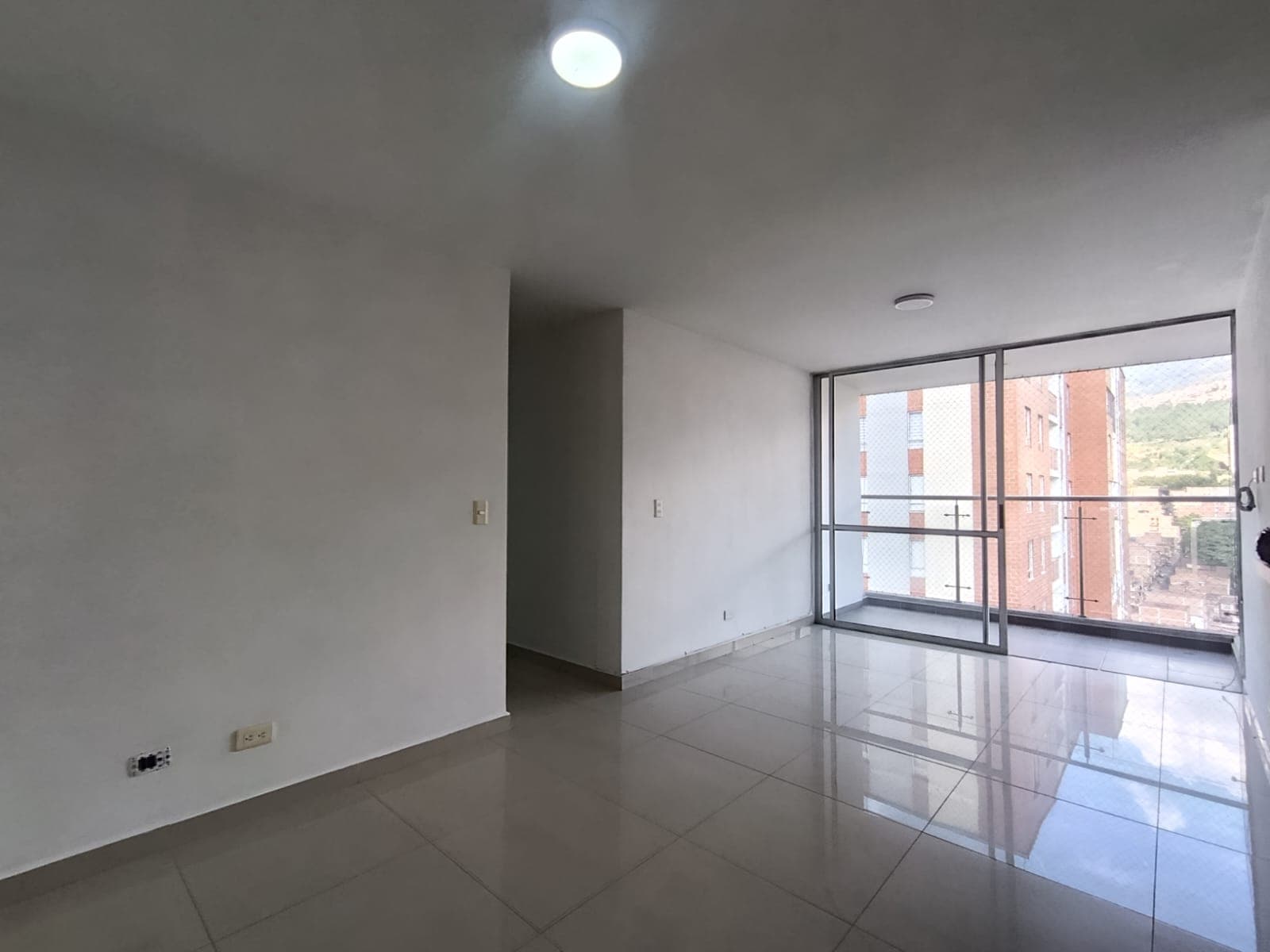 Apartamento en arriendo en La Florida, Bello — foto 4 de 15