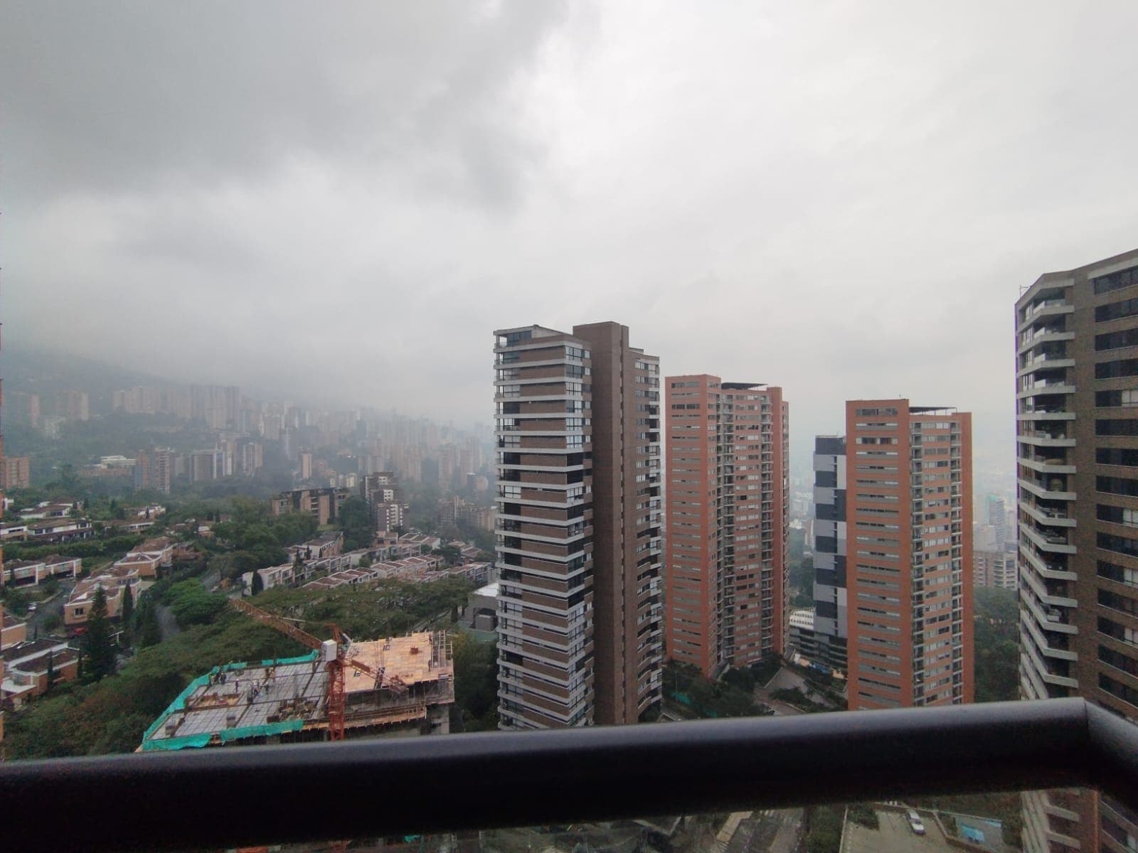Apartamento en arriendo en Altos Del Cola Del Zorro, El Poblado, Medellín — foto 1 de 18