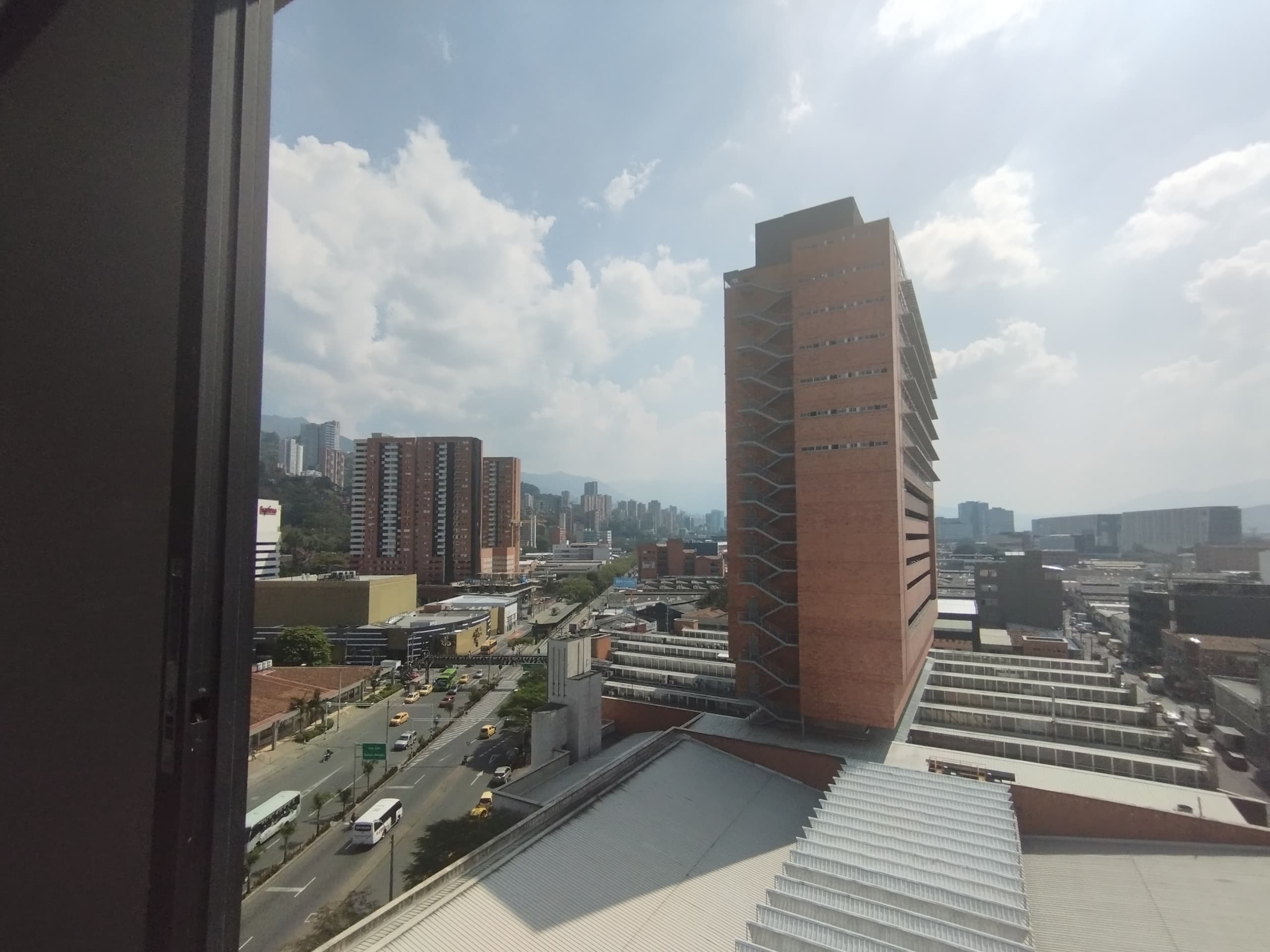 Oficina en arriendo en San Diego, El Poblado, Medellín — foto 5 de 8