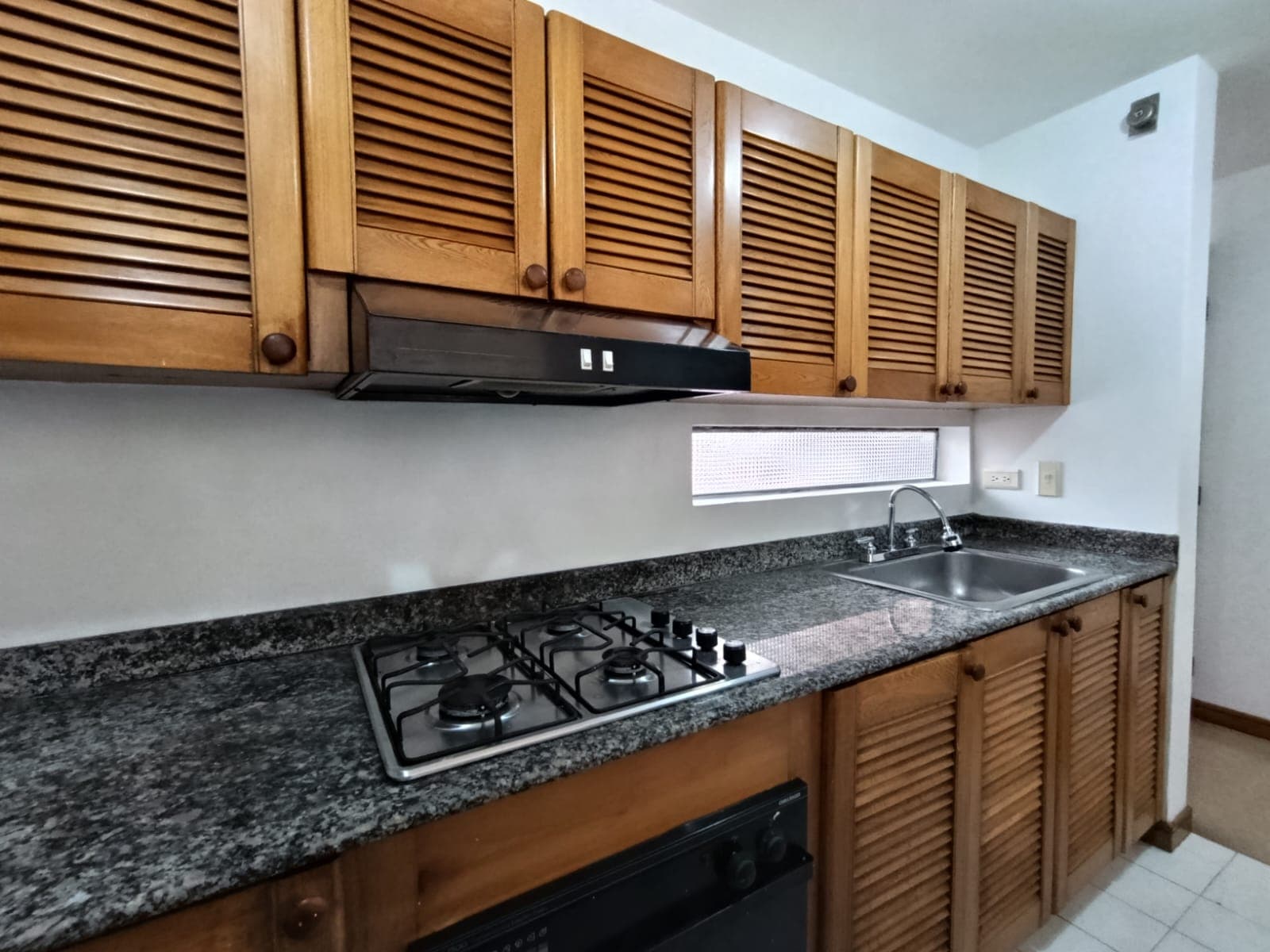 Apartamento en arriendo en Lalinde, El Poblado, Medellín — foto 5 de 17