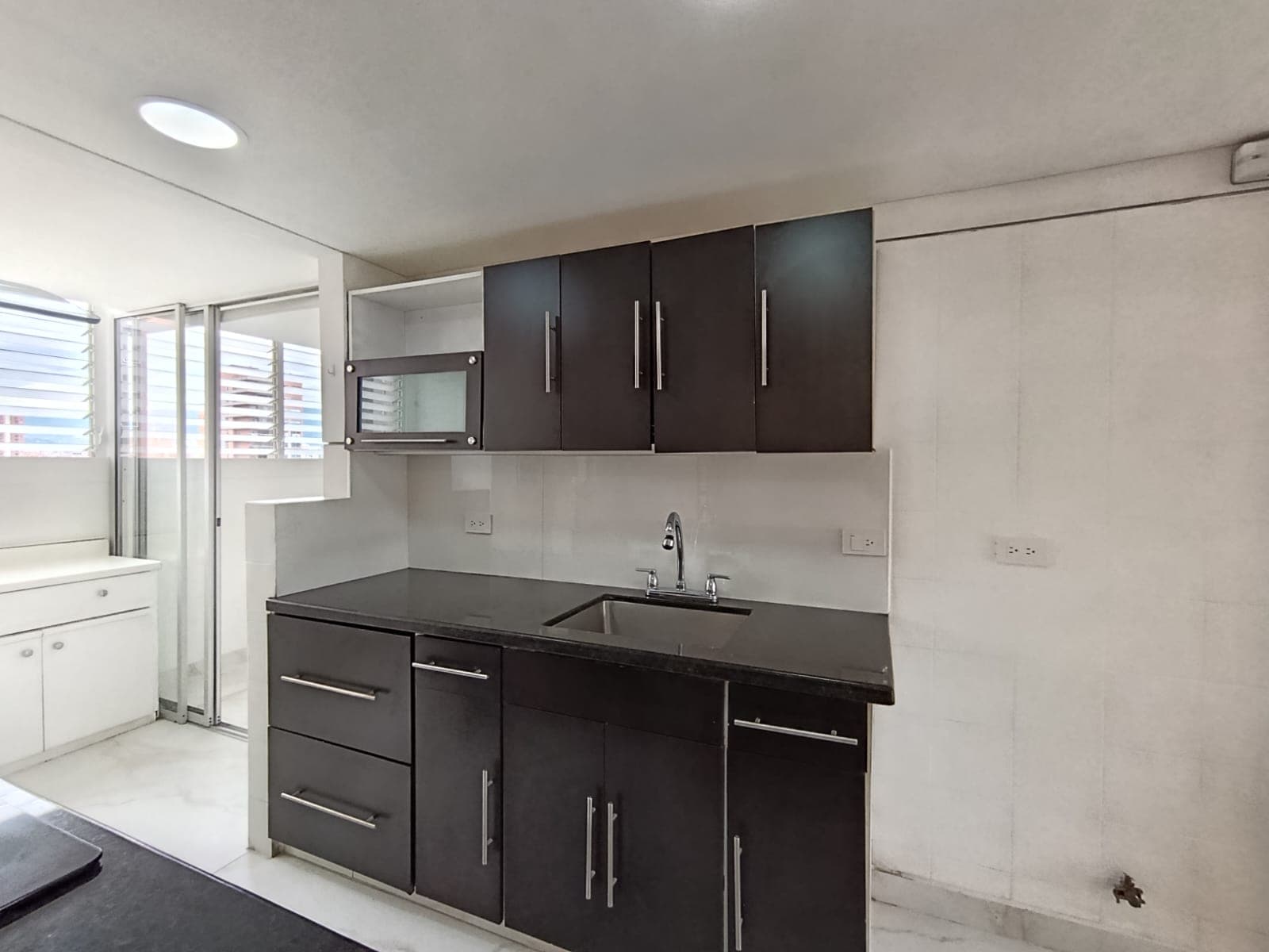 Apartamento en arriendo en Loma De Los Parra, El Poblado, Medellín — foto 3 de 16
