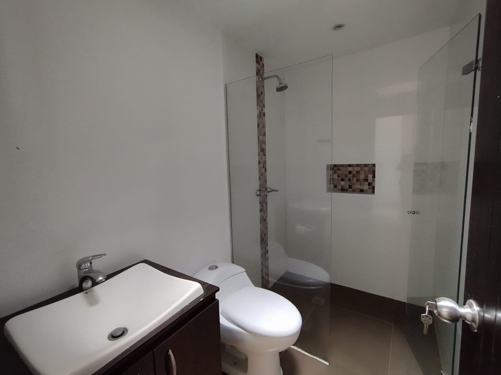 Apartamento en arriendo en La Castellana, Laureles, Medellín — foto 2 de 20