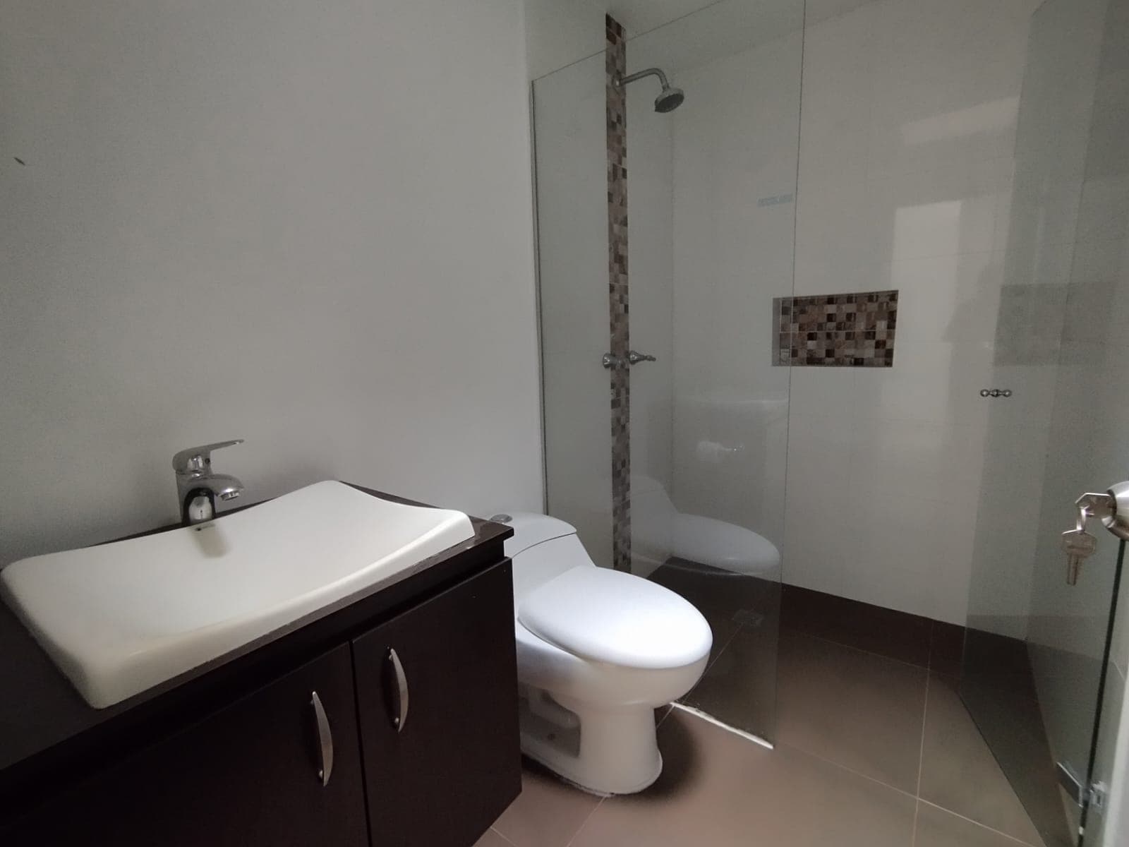 Apartamento en arriendo en La Castellana, Laureles, Medellín — foto 4 de 20
