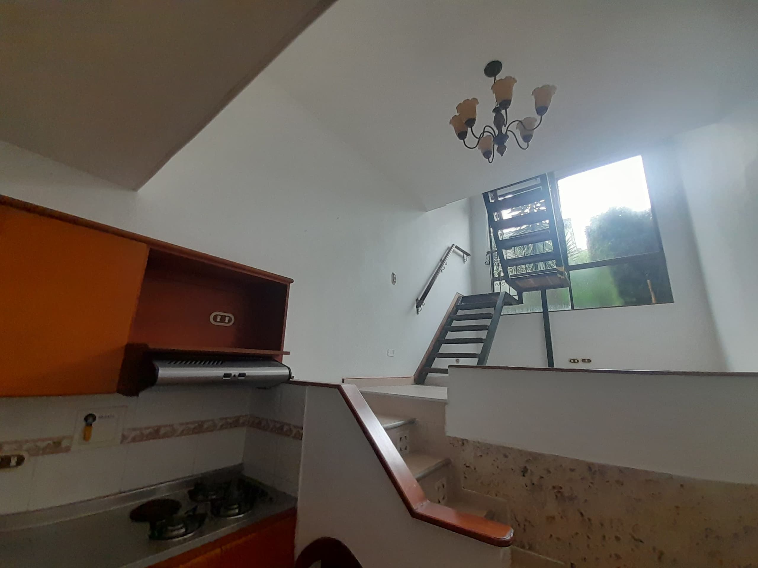 Casa Vivienda en arriendo en Los Balsos, El Poblado, Medellín — foto 3 de 20
