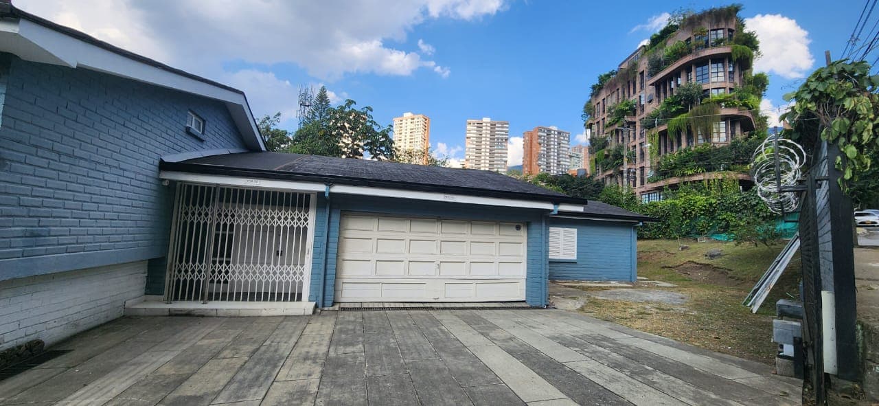 Casa Comercial en arriendo en San Lucas, El Poblado, Medellín — foto 1 de 20