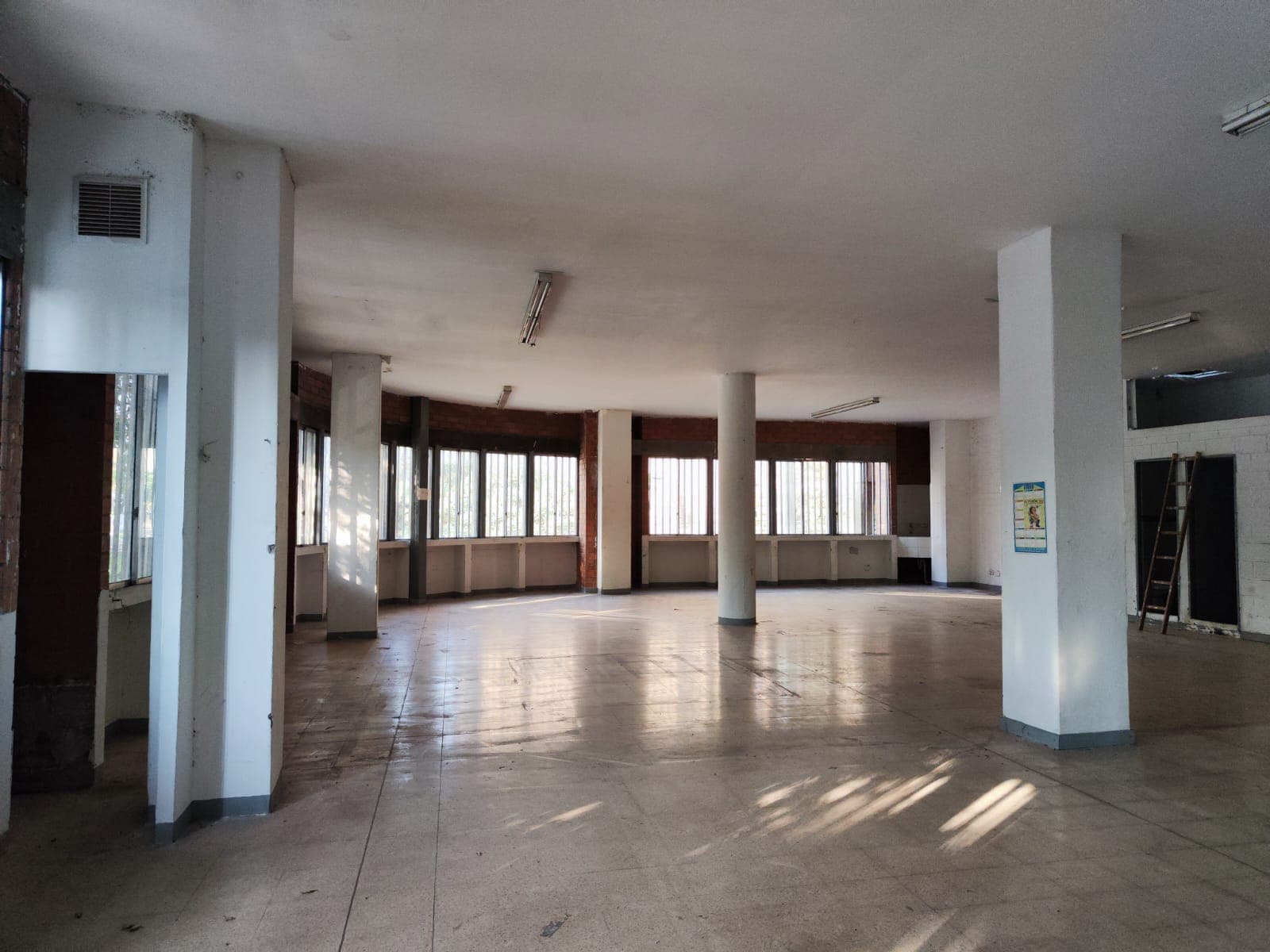 Bodega en arriendo en El Chagualo, Centro, Medellín — foto 1 de 13