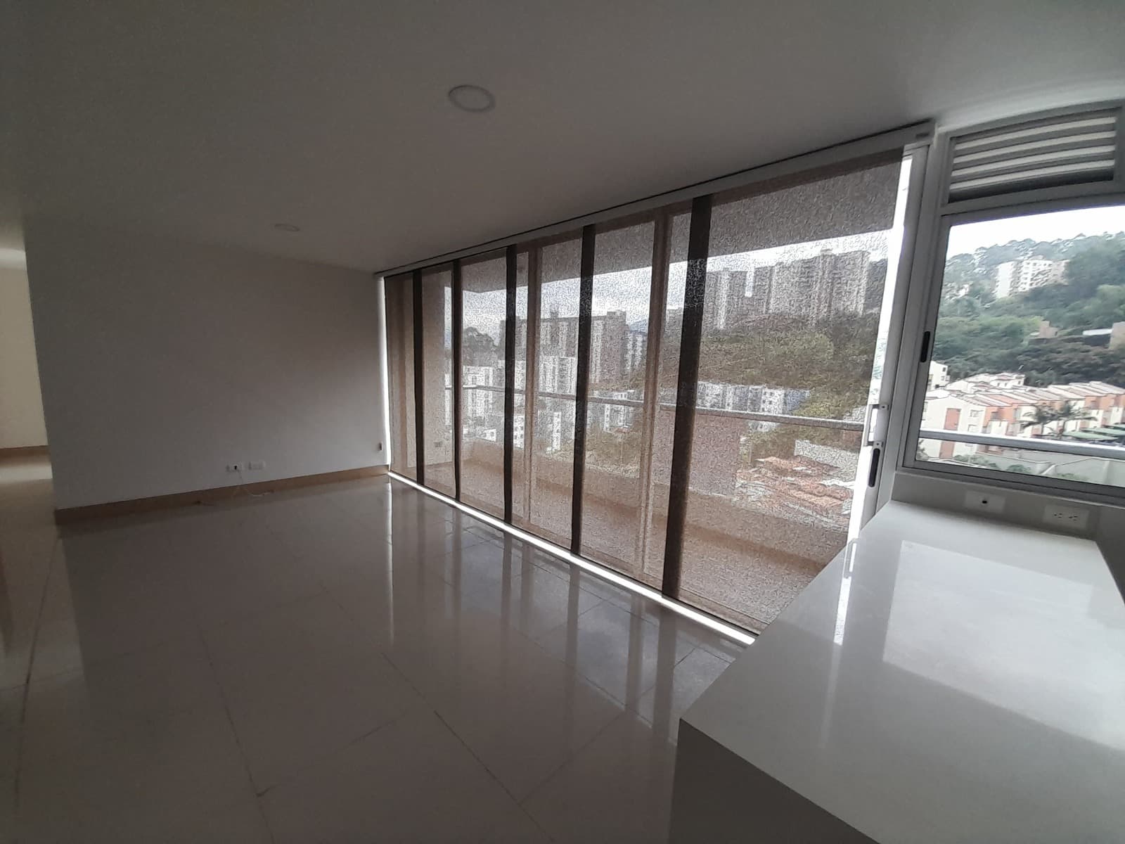 Apartamento en arriendo en Loma Del Indio, El Poblado, Medellín — foto 3 de 20