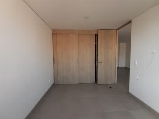 Apartaestudio en arriendo en El Nogal Los Almendros, Belen, Medellín — foto 5 de 7