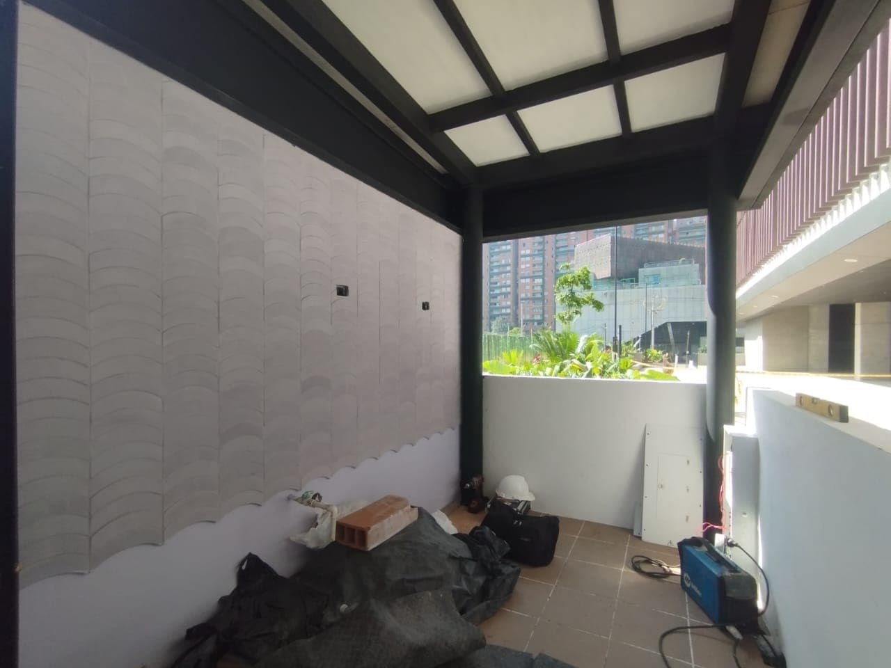 Local en arriendo en Ciudad Del Rio, El Poblado, Medellín — foto 1 de 9