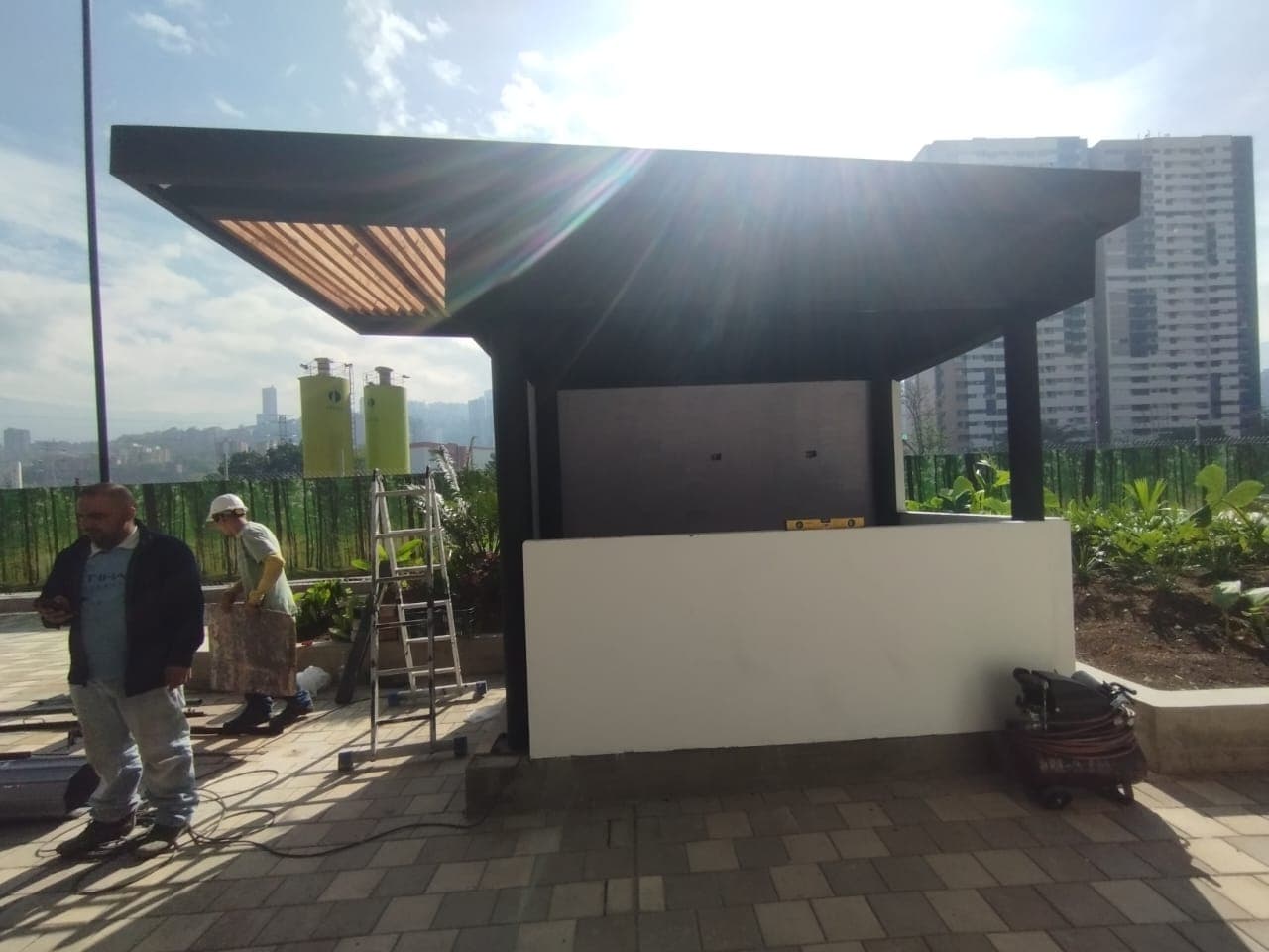 Local en arriendo en Ciudad Del Rio, El Poblado, Medellín — foto 3 de 9