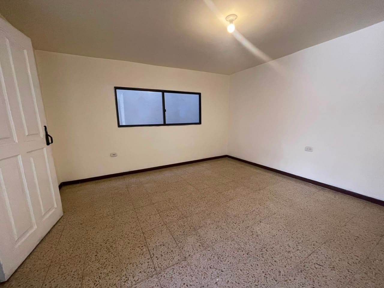 Casa Vivienda en arriendo en La Palma, Belen, Medellín — foto 1 de 14