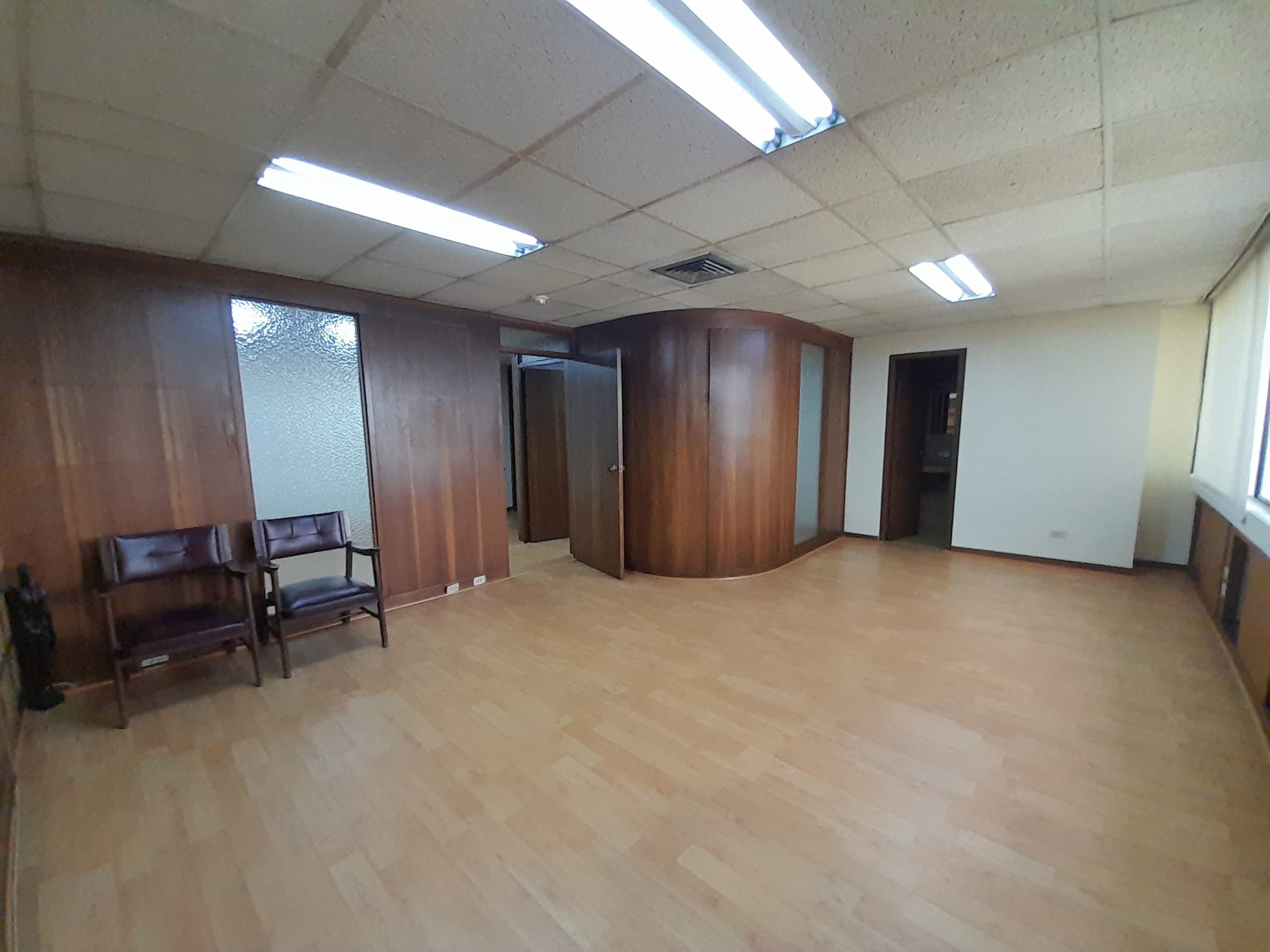 Oficina en arriendo en Castropol, El Poblado, Medellín — foto 3 de 10
