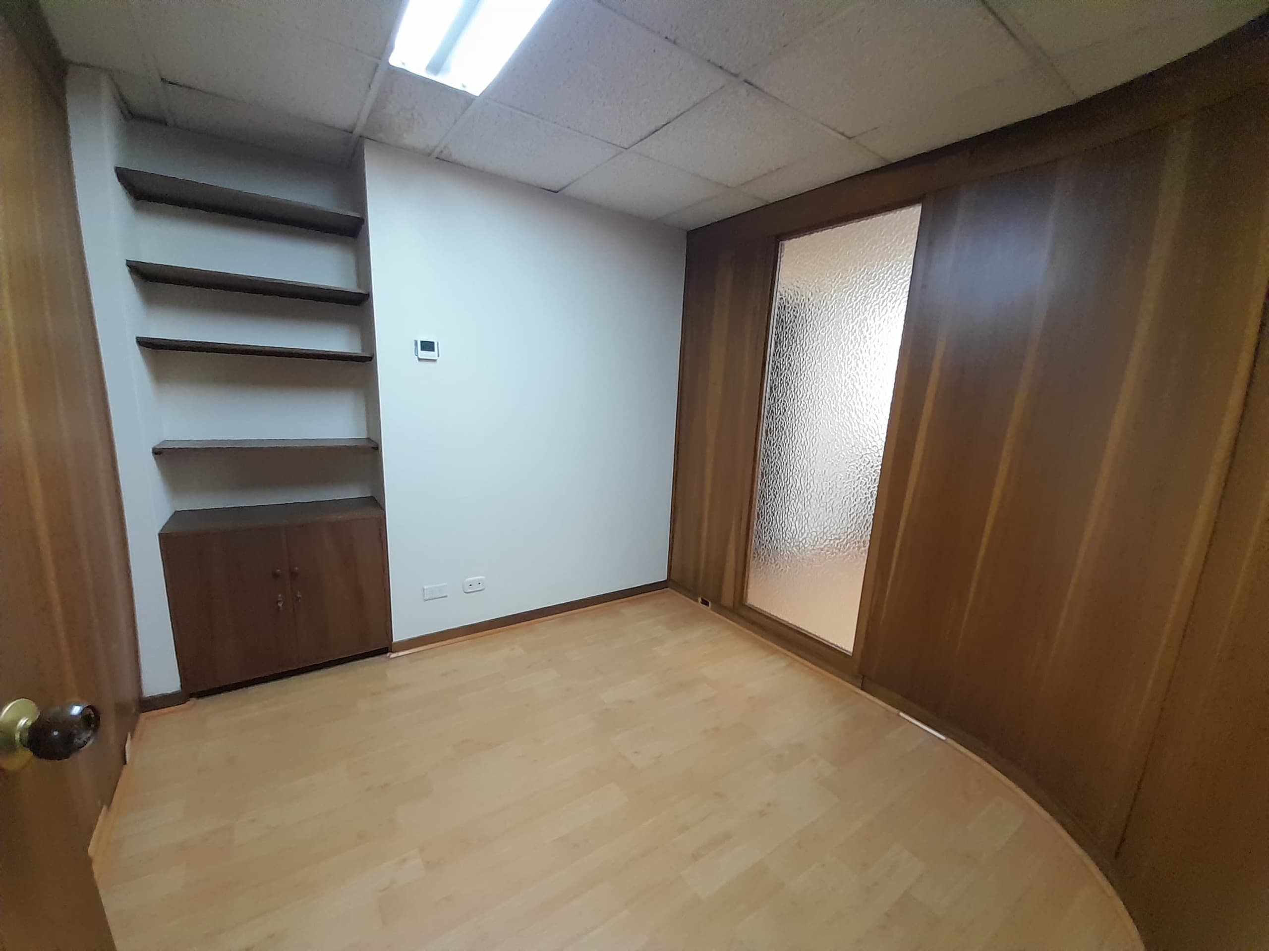 Oficina en arriendo en Castropol, El Poblado, Medellín — foto 4 de 10