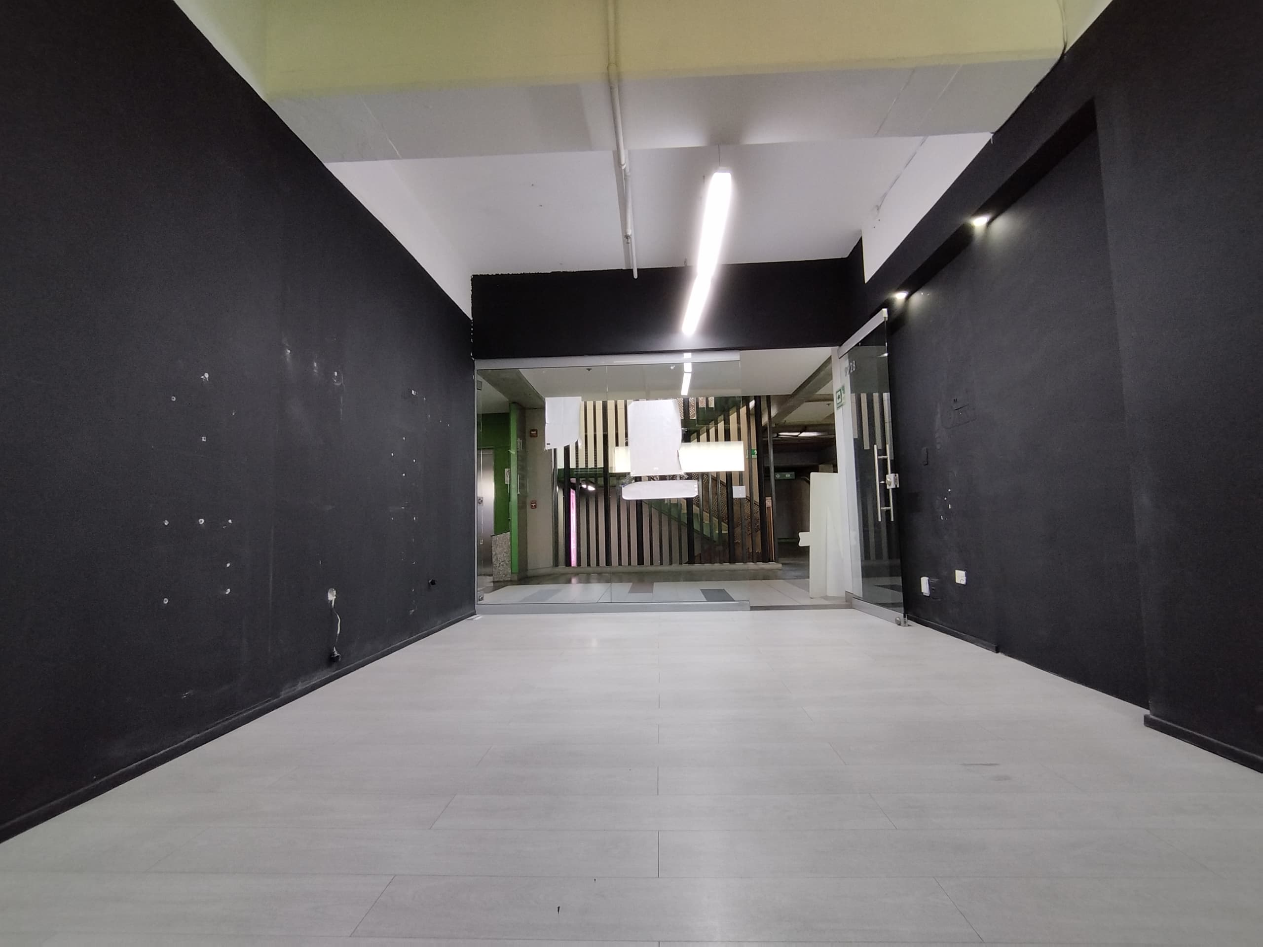 Local en arriendo en Castropol, El Poblado, Medellín — foto 4 de 6
