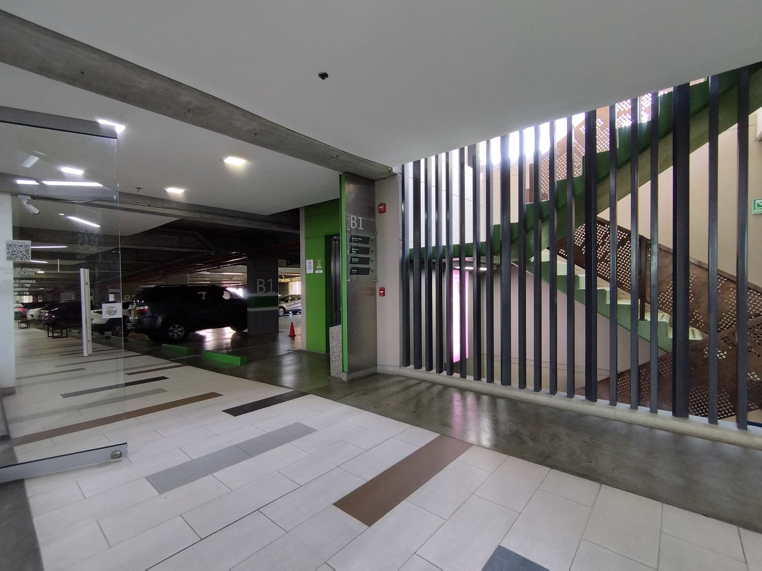 Local en arriendo en Castropol, El Poblado, Medellín — foto 5 de 6