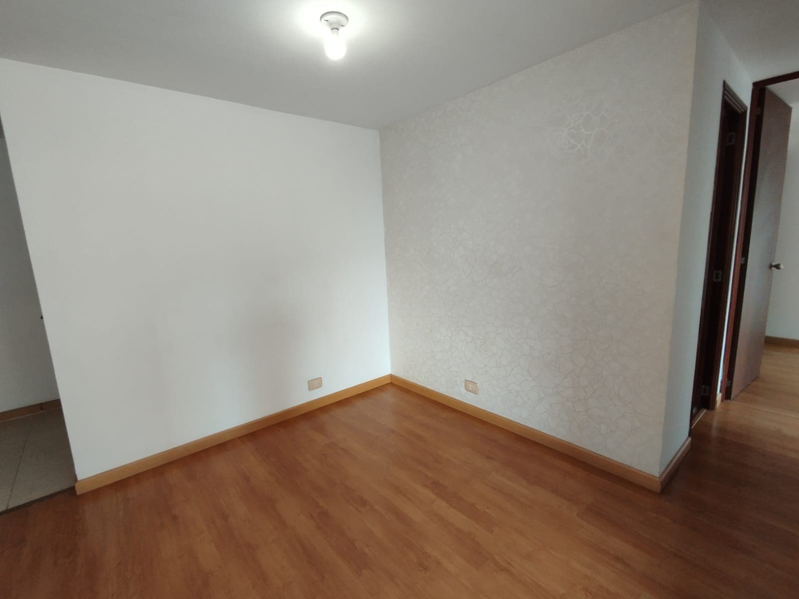 Apartamento en arriendo en Patio Bonito, El Poblado, Medellín — foto 1 de 20