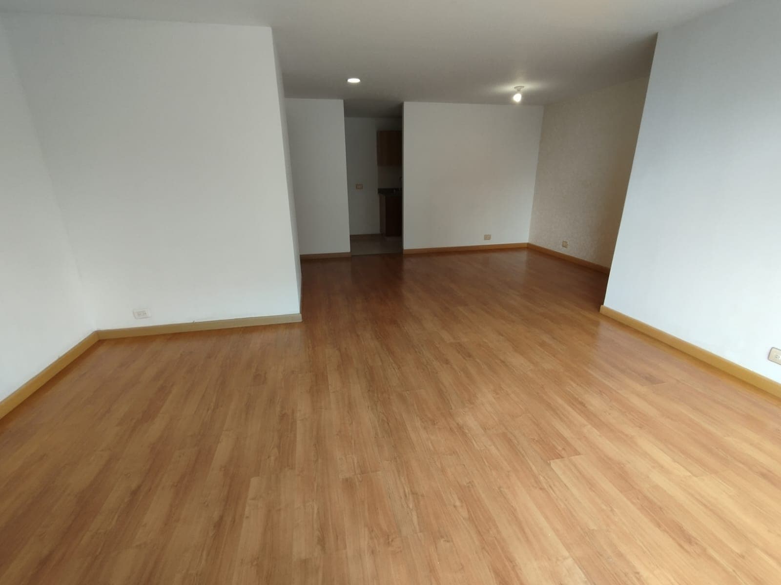 Apartamento en arriendo en Patio Bonito, El Poblado, Medellín — foto 3 de 20