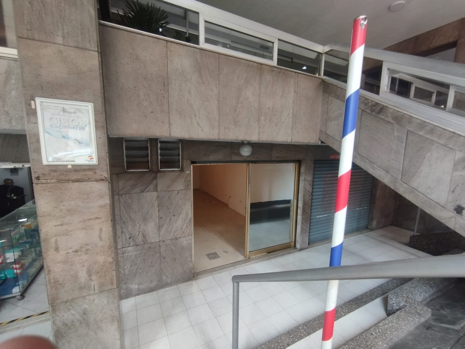 Local en arriendo en La Candelaria, Centro, Medellín — foto 1 de 16