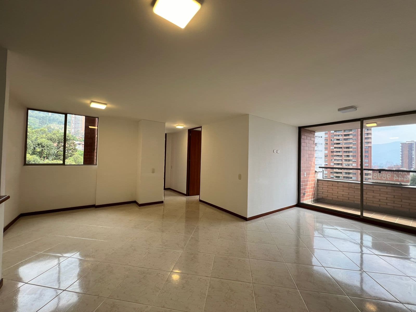 Apartamento en arriendo en La Visitacion Los Gonzalez, El Poblado, Medellín — foto 1 de 16
