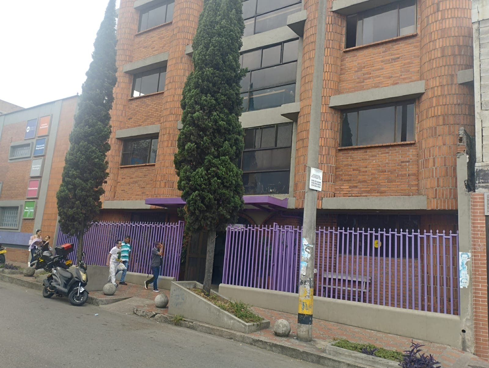 Edificio en arriendo en Villa Nueva, Centro, Medellín — foto 1 de 20