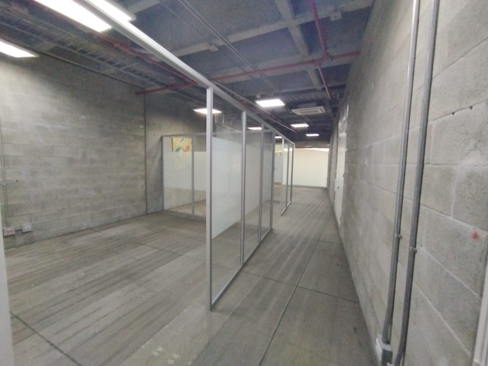 Oficina en arriendo en Alpujarra, Centro, Medellín — foto 1 de 13
