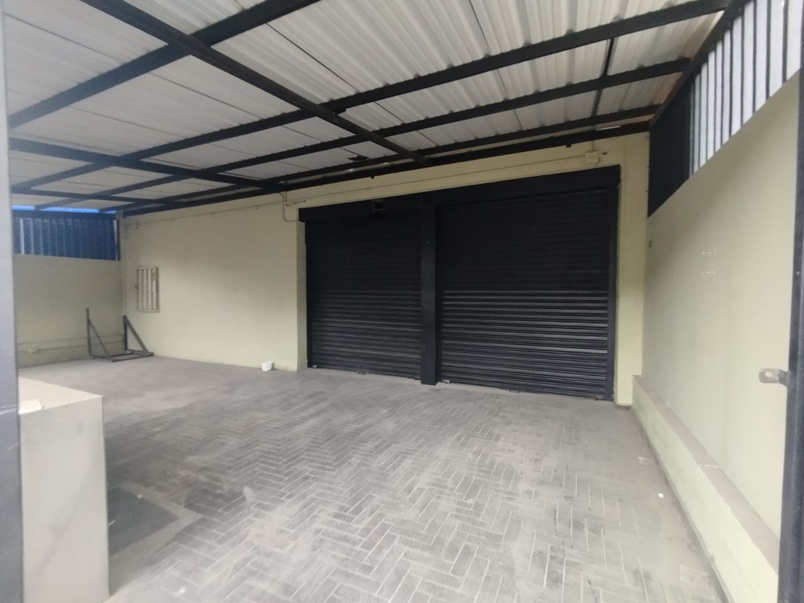 Local en arriendo en El Chagualo, Centro, Medellín — foto 1 de 15