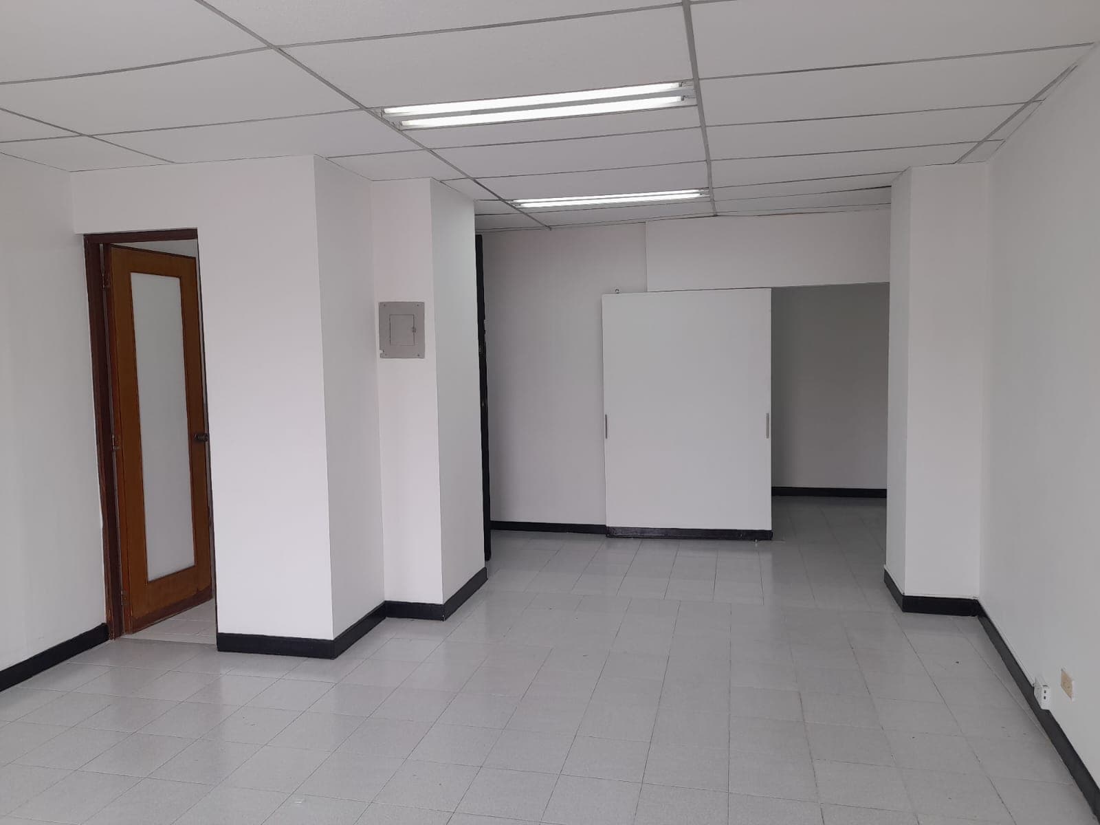 Oficina en arriendo en Laureles, Medellín — foto 1 de 15