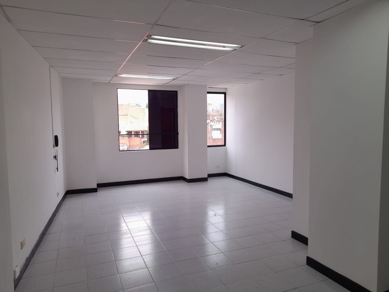 Oficina en arriendo en Laureles, Medellín — foto 2 de 15