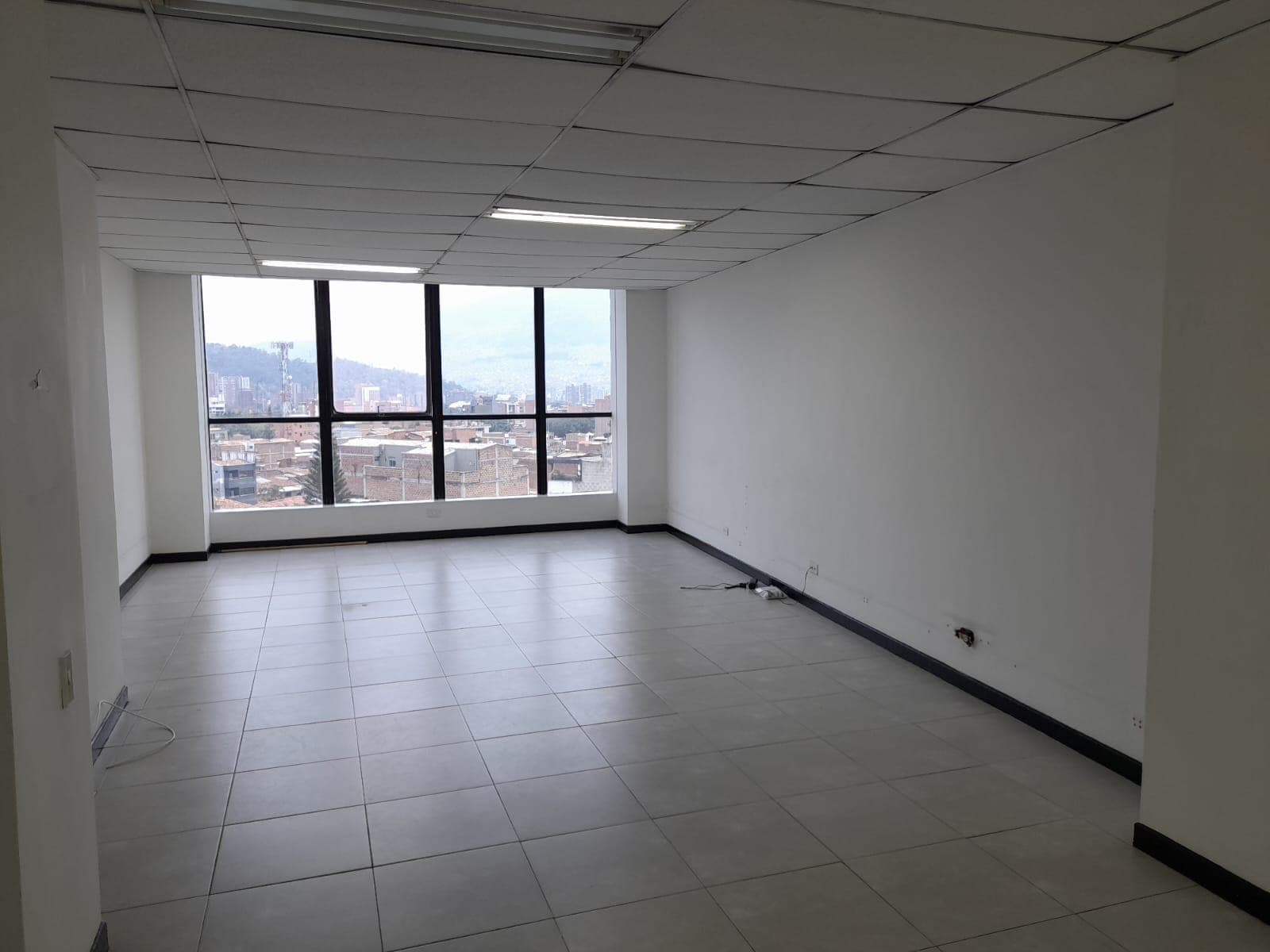 Oficina en arriendo en Laureles Medellín — foto 1 de 18
