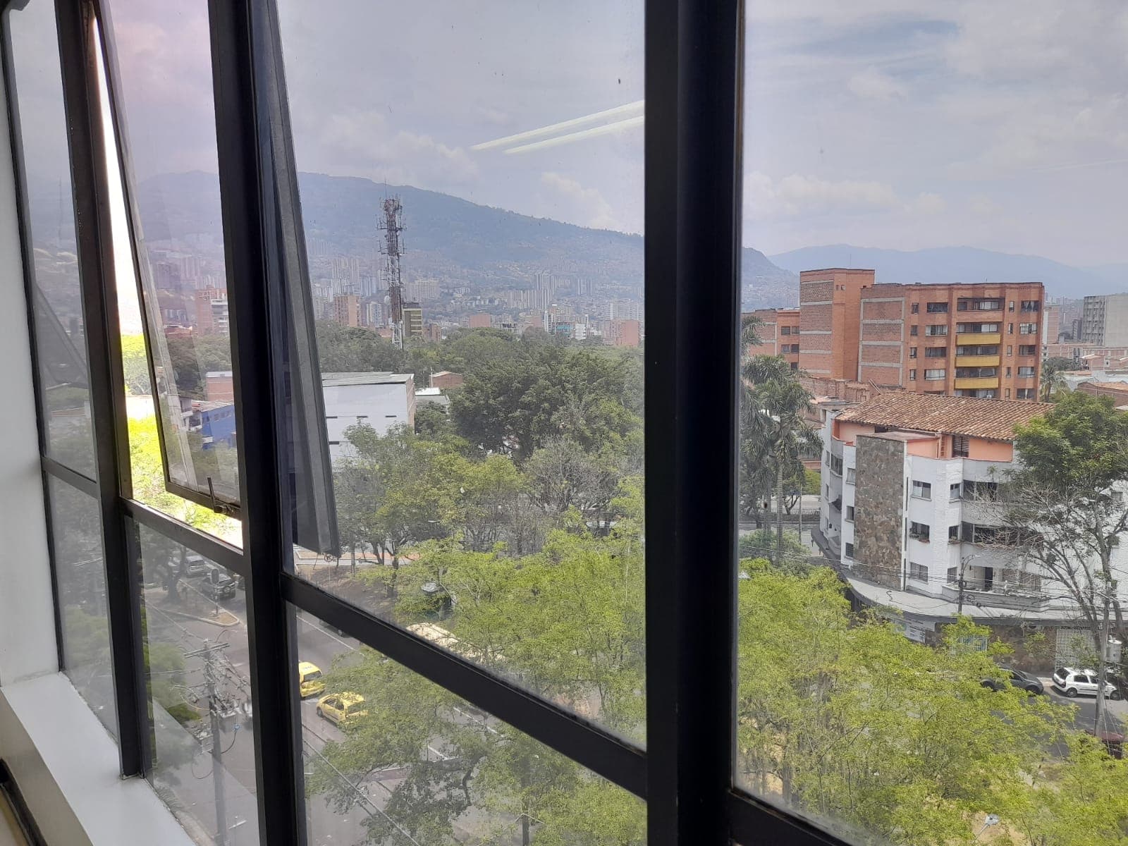 Oficina en arriendo en Laureles Medellín — foto 5 de 18