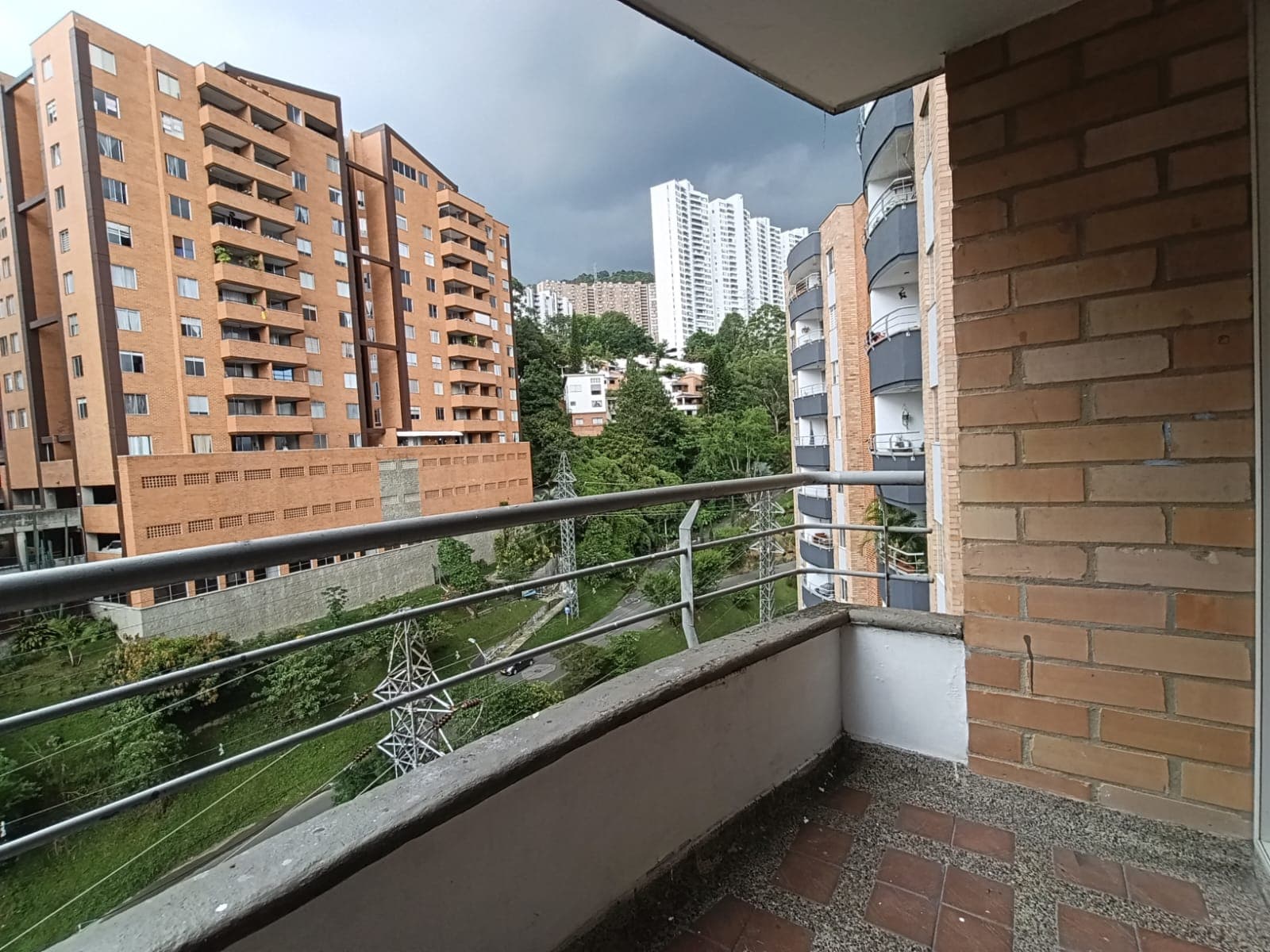 Apartamento en arriendo en Loma Del Indio, El Poblado, Medellín — foto 1 de 17
