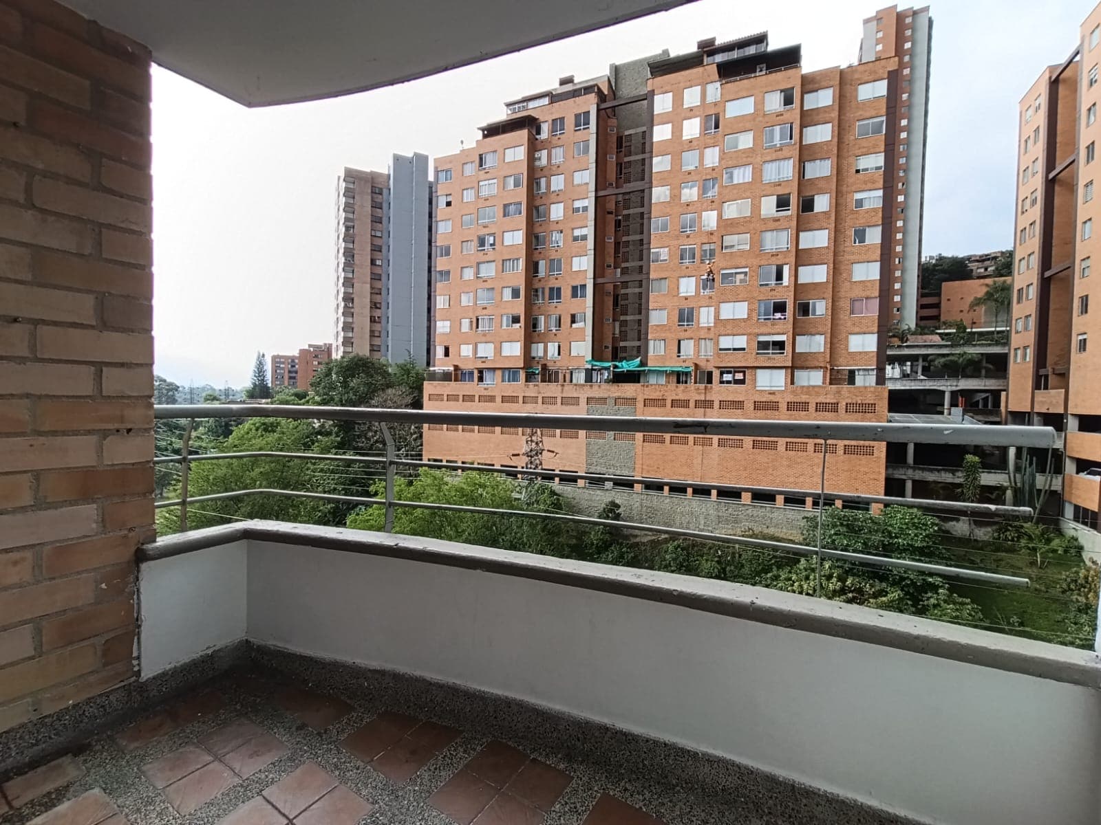 Apartamento en arriendo en Loma Del Indio, El Poblado, Medellín — foto 2 de 17