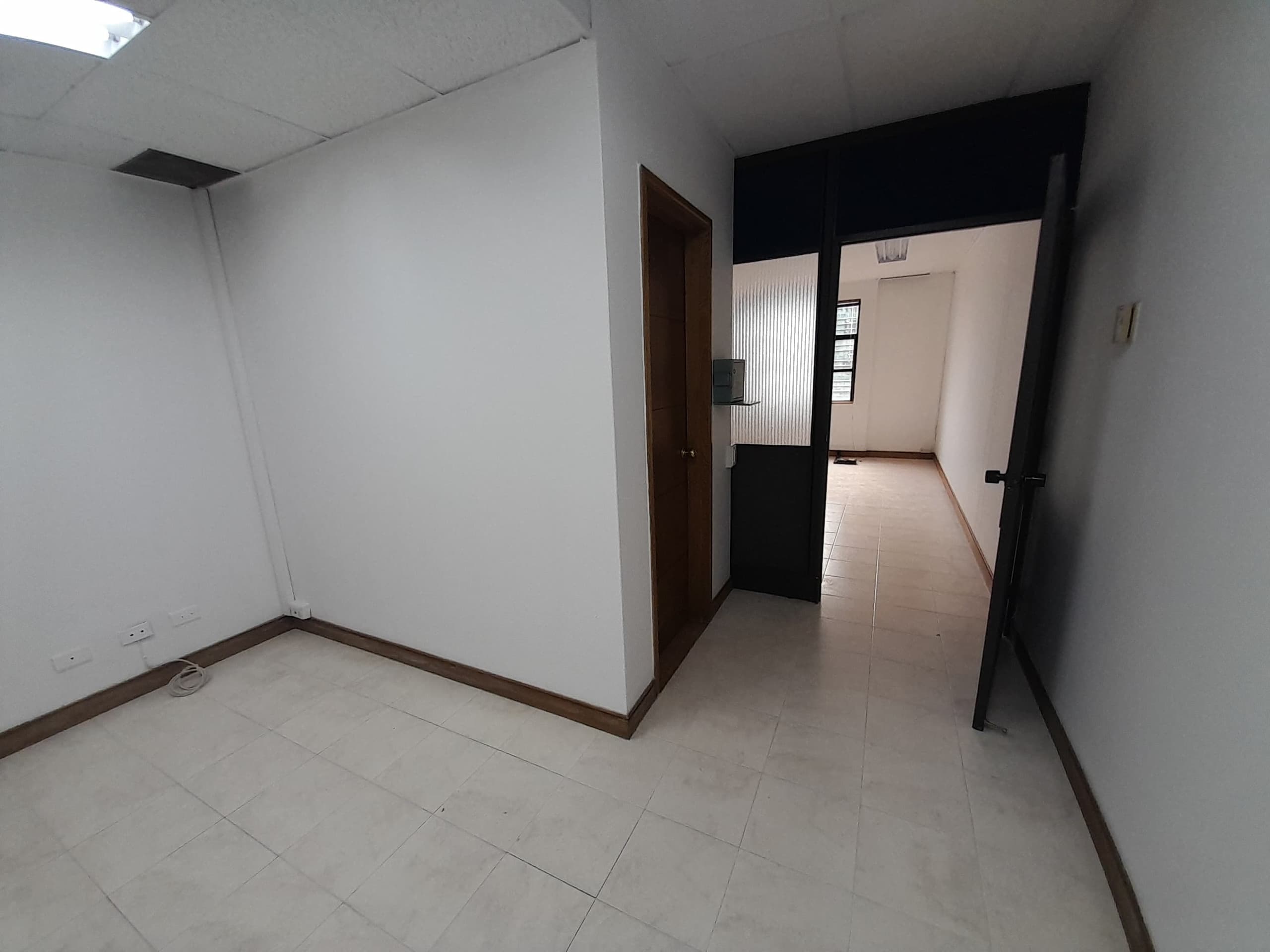 Oficina en arriendo en El Poblado, Medellín — foto 1 de 13