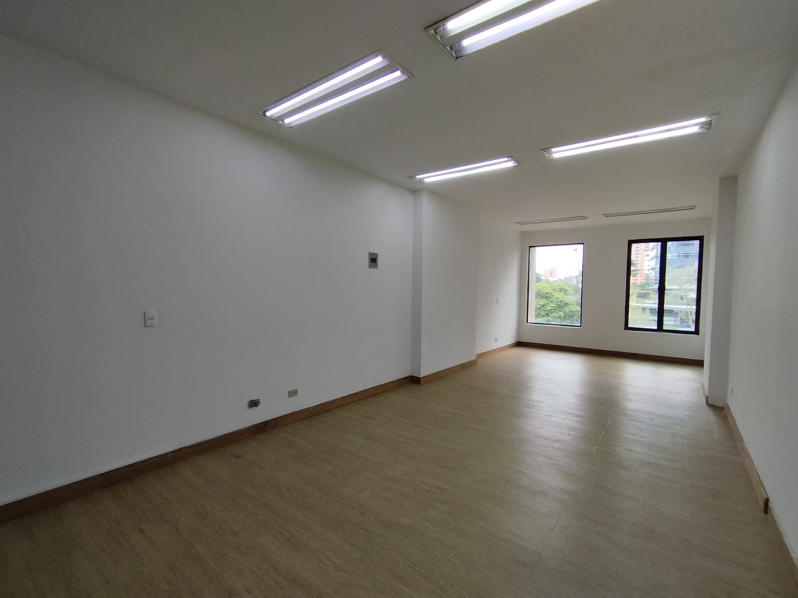 Local en arriendo en Milla De Oro, El Poblado, Medellín — foto 2 de 6