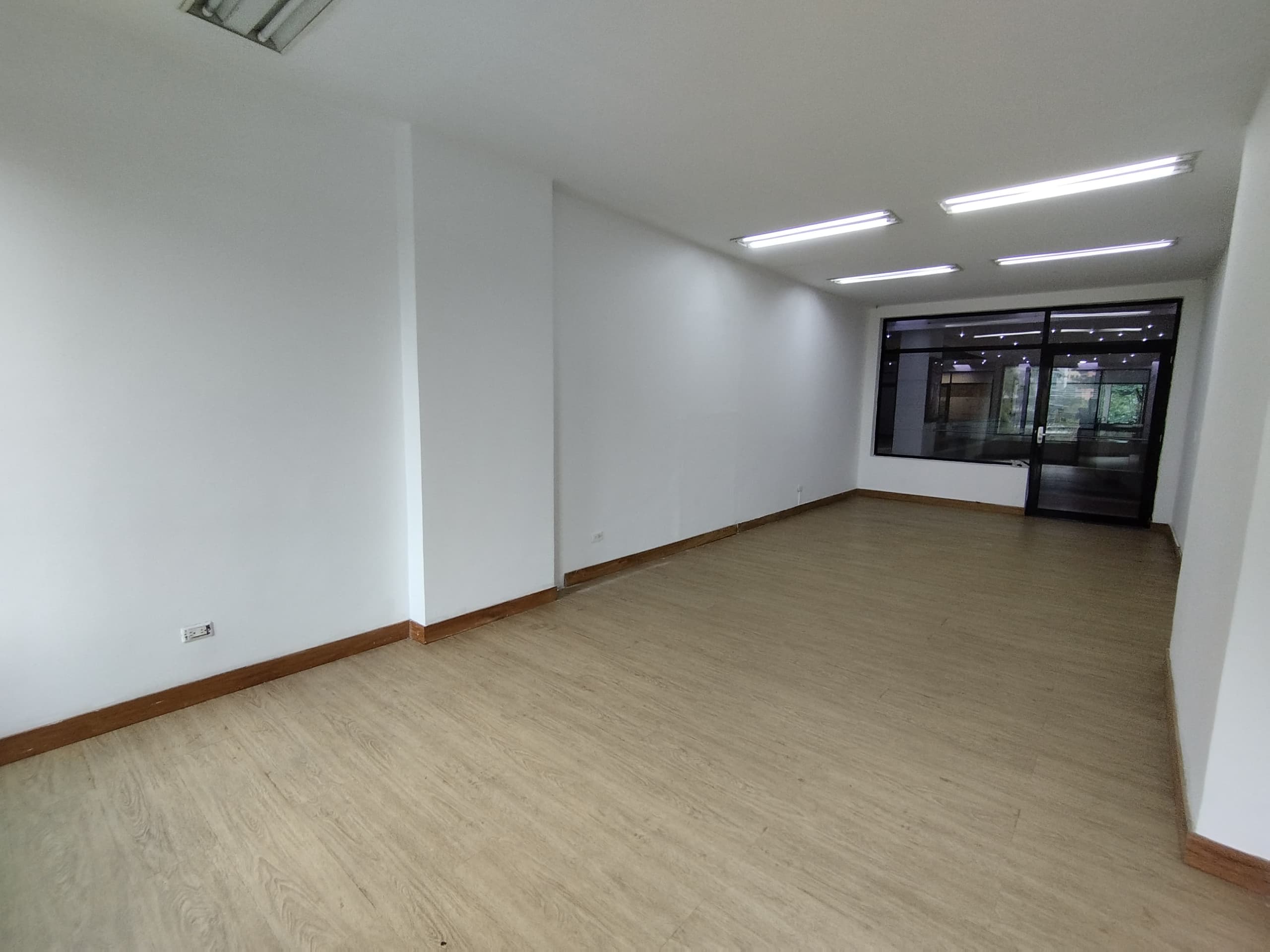 Local en arriendo en Milla De Oro, El Poblado, Medellín — foto 4 de 6