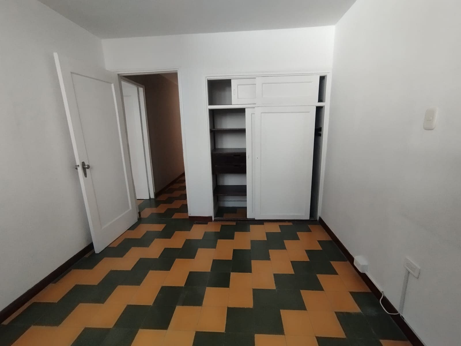 Apartamento en arriendo en Conquistadores, Laureles, Medellín — foto 2 de 14
