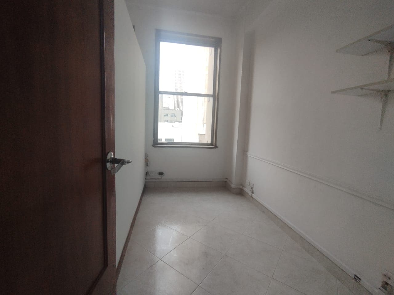 Oficina en arriendo en Centro, Medellín — foto 2 de 5