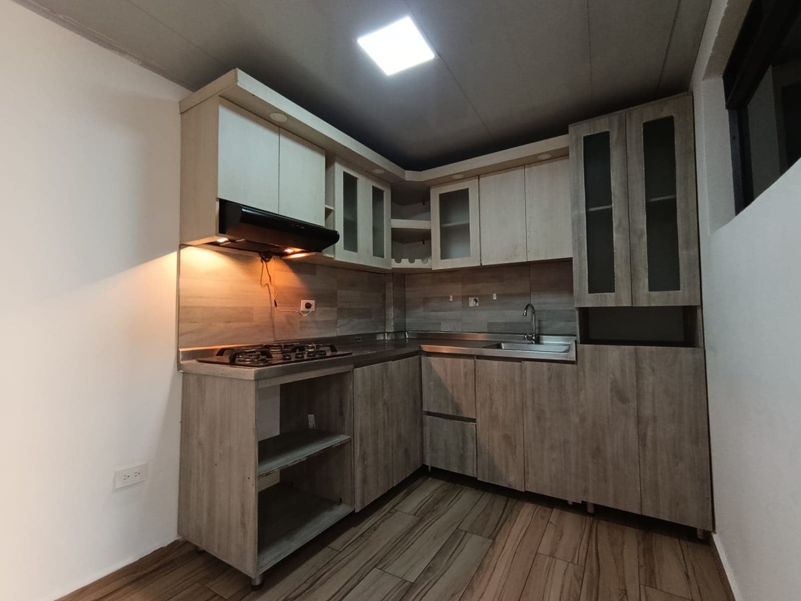 Apartamento en arriendo en Buenos Aires, Centro, Medellín — foto 1 de 17