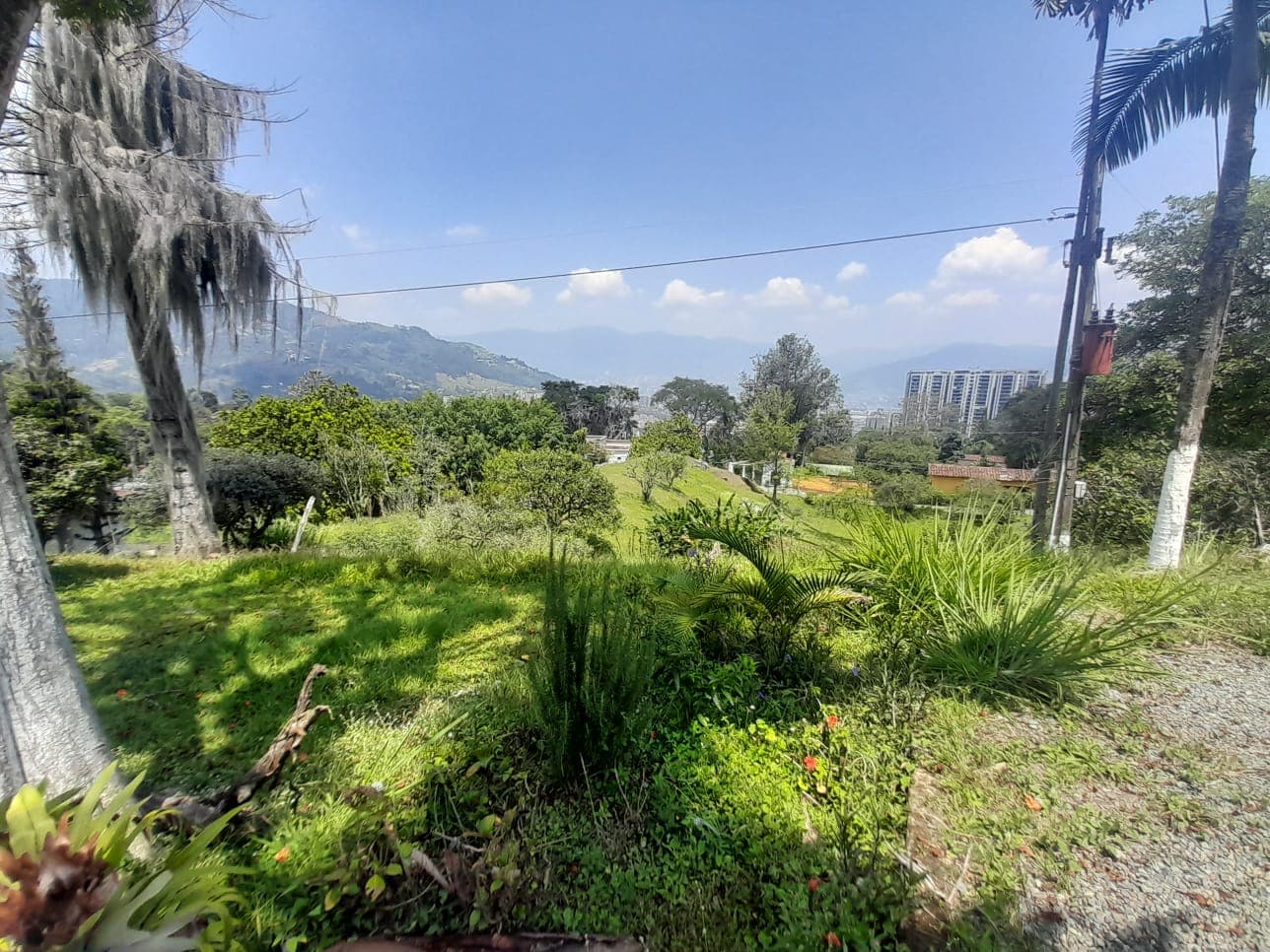 Casa Comercial en arriendo en Loma Del Escobero, Envigado — foto 3 de 20