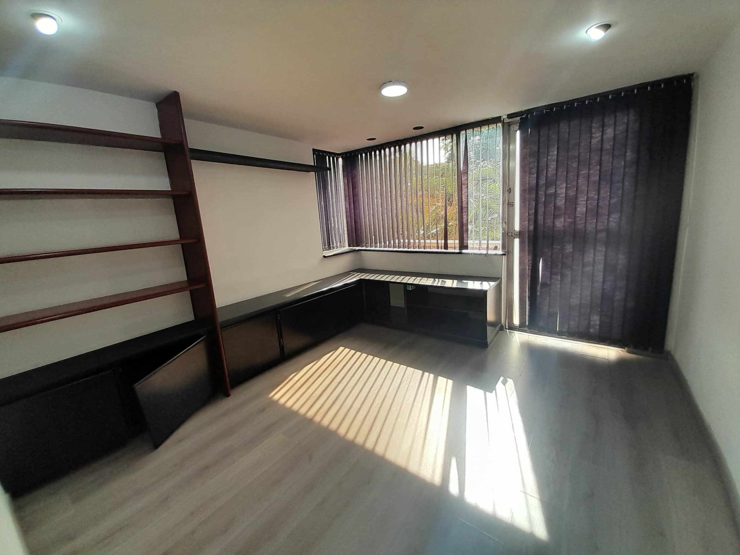 Oficina en arriendo en San Joaquín, Laureles, Medellín — foto 4 de 19