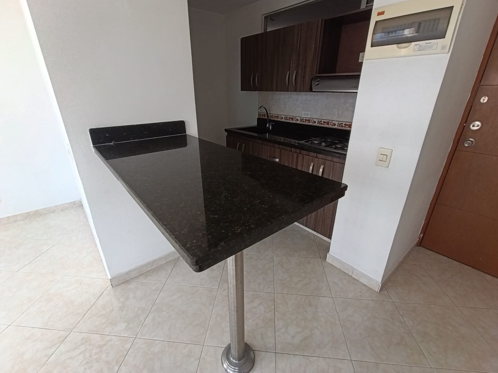 Apartamento en arriendo en Calasanz, La America, Medellín — foto 3 de 19