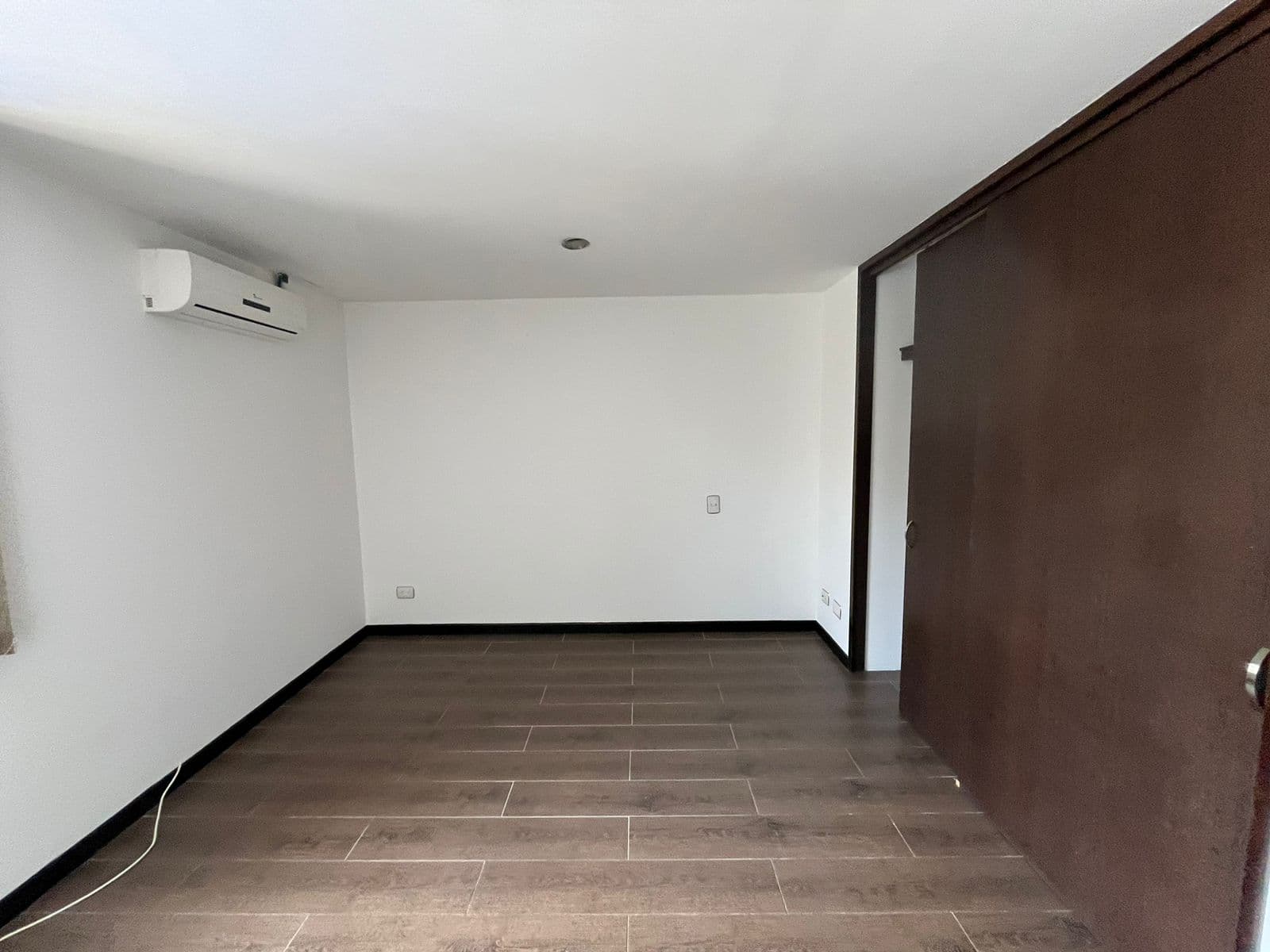 Apartamento en arriendo en El Portal, Envigado — foto 2 de 13