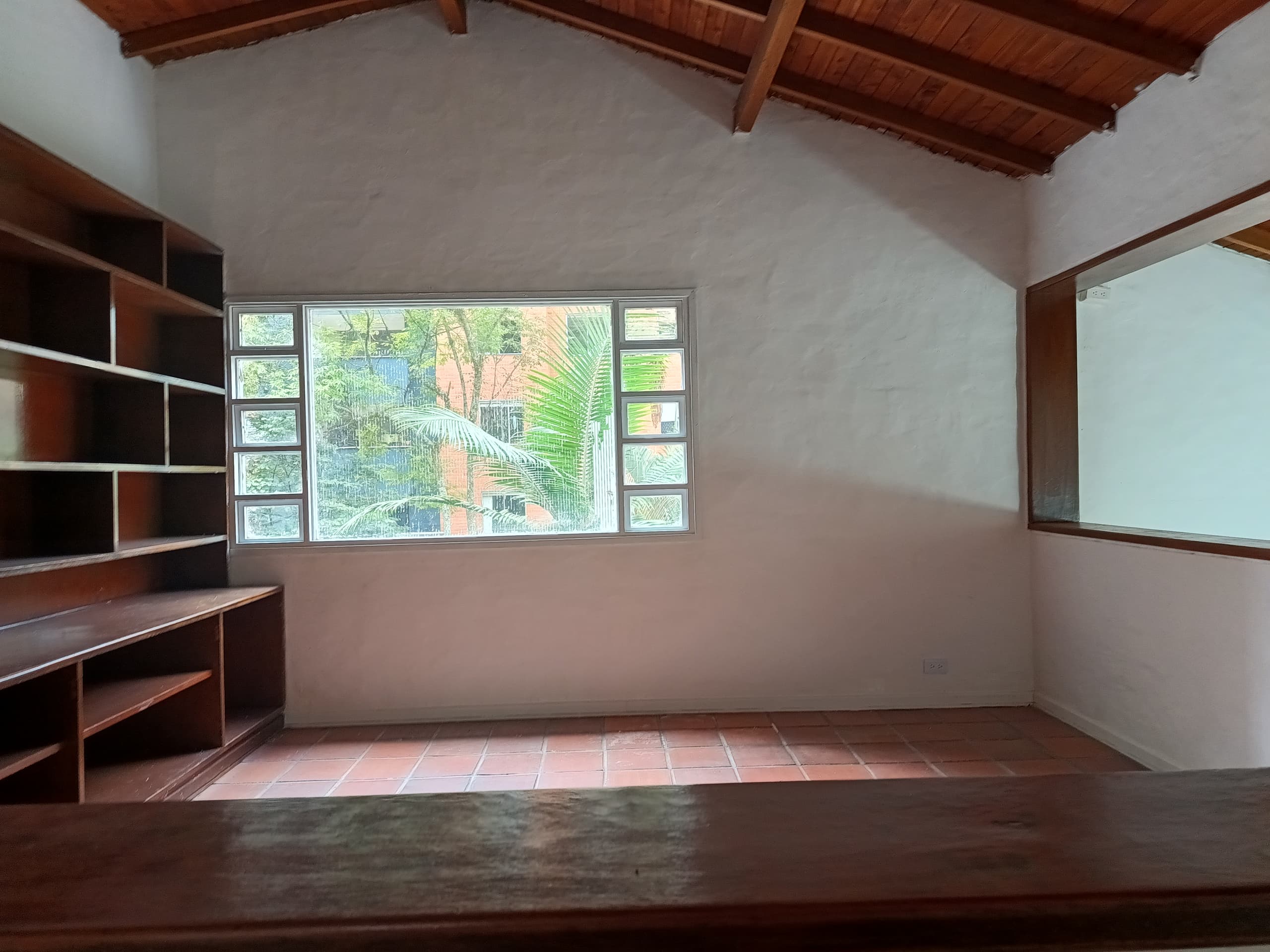 Casa Comercial en arriendo en El Campestre La Frontera, El Poblado, Medellín — foto 3 de 20