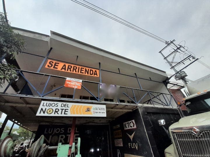 Casa Comercial en arriendo en Copacabana — foto 1 de 11