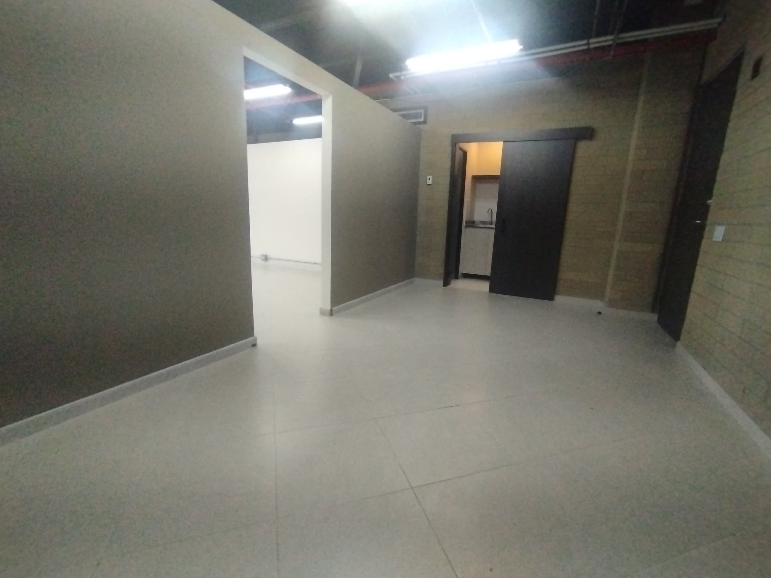 Oficina en arriendo en Aguacatala, El Poblado, Medellín — foto 2 de 9