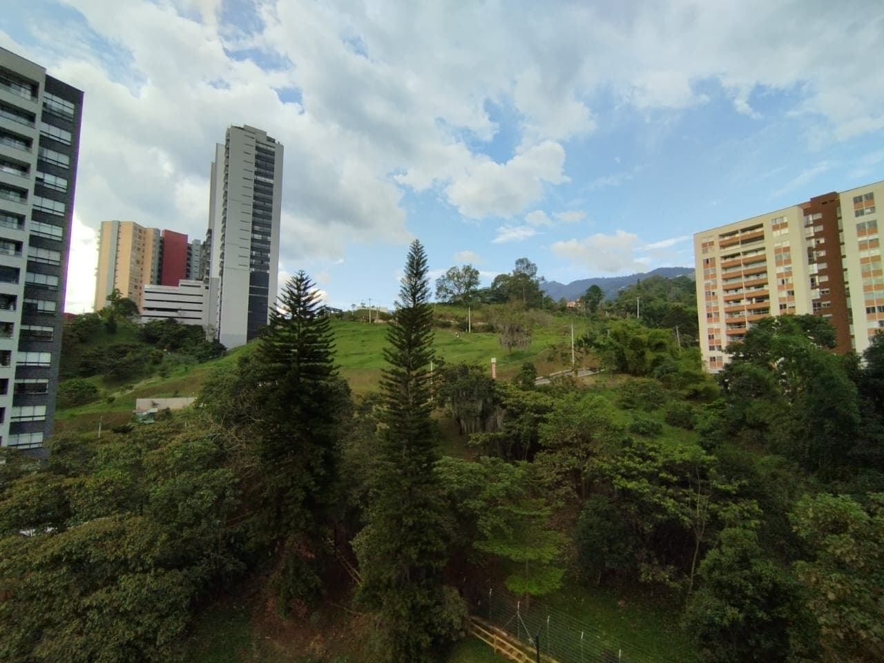 Apartamento en arriendo en El Chinguí, Envigado — foto 1 de 17