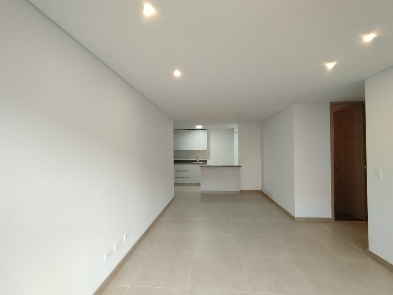 Apartamento en arriendo en El Chinguí, Envigado — foto 3 de 17