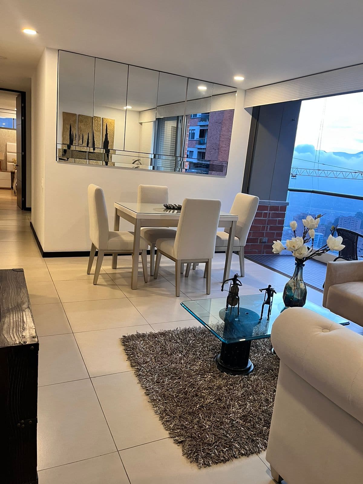 Apartamento en arriendo en Altos Del Cola Del Zorro, El Poblado, Medellín — foto 2 de 20